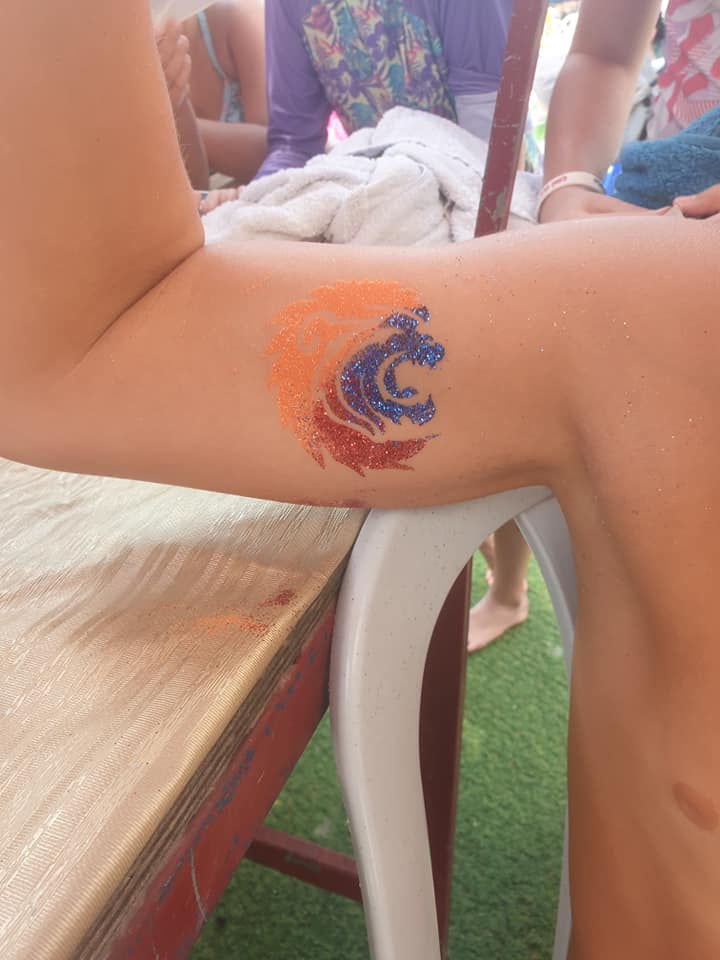 קעקוע נצנצים